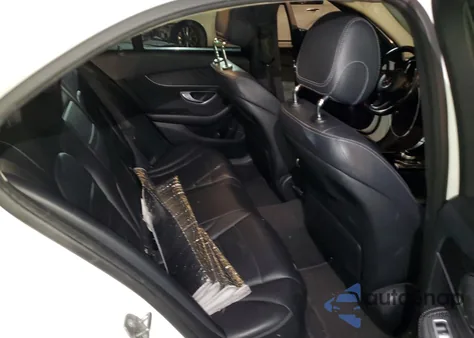 2017 Mercedes-Benz C 300 из США, поврежденный, VIN 55SWF4JB0HU228656